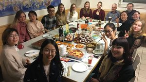 China Kompetenzzentrum, Hochschule Ansbach, Deutsch Chinesisches Dinner, Essen, heimische Gerichte, internationales Buffet, Abendessen, Studierenden