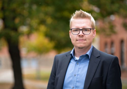 Prof. Dr.-Ing. Simon Hufnagel – Professor Smart Industry Management (SIM / SIT)