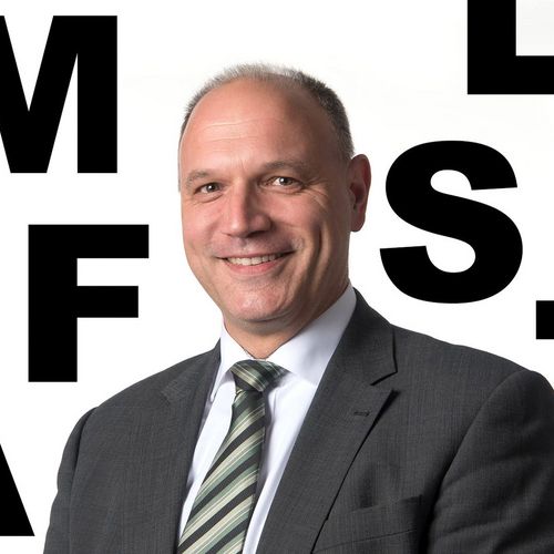 Prof. Dr.-Ing. Stefan Slama – Studiengangsleiter Strategisches Management (SMA)