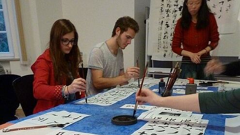 China Kompetenzzentrum, Hochschule Ansbach, Workshop, Kalligraphie, Schriftzeichen, zeichnen 