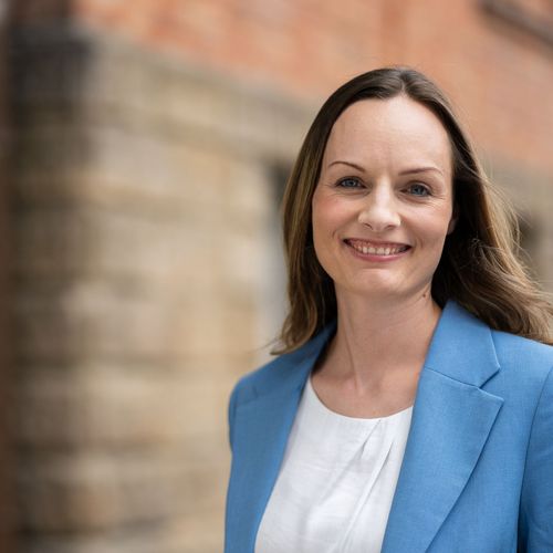 Prof. Dr. Sarah Schöllhammer – Professorin Angewandte Wirtschafts- und Medienpsychologie (AWM)
