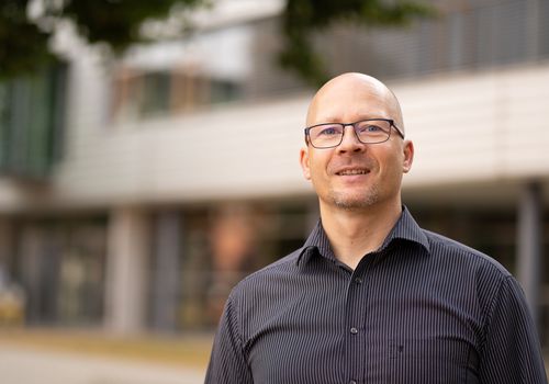 Prof. Dr. Torsten Schmidt – Professor Smart Industry Management (SIM / SIT)