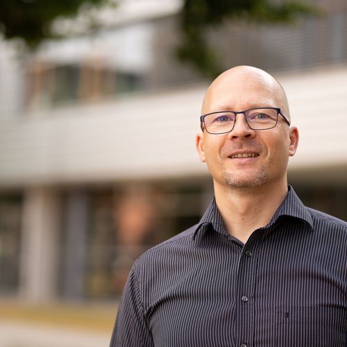 Prof. Dr. Torsten Schmidt – Professor Künstliche Intelligenz und Kognitive Systeme (KIK)