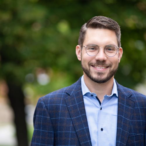 Prof. Dr. Simon Gollisch – Professor Angewandte Wirtschafts- und Medienpsychologie (AWM)