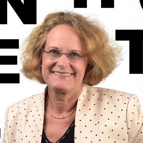 Dr. Esther Schnetz – 