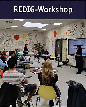 Teilnehmende des Workshops beim Coaching