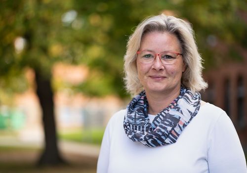 Nicole Guggenberger – Studiengangsassistentin Leadership (LEA) und Wertschöpfungsmanagement (WSM)