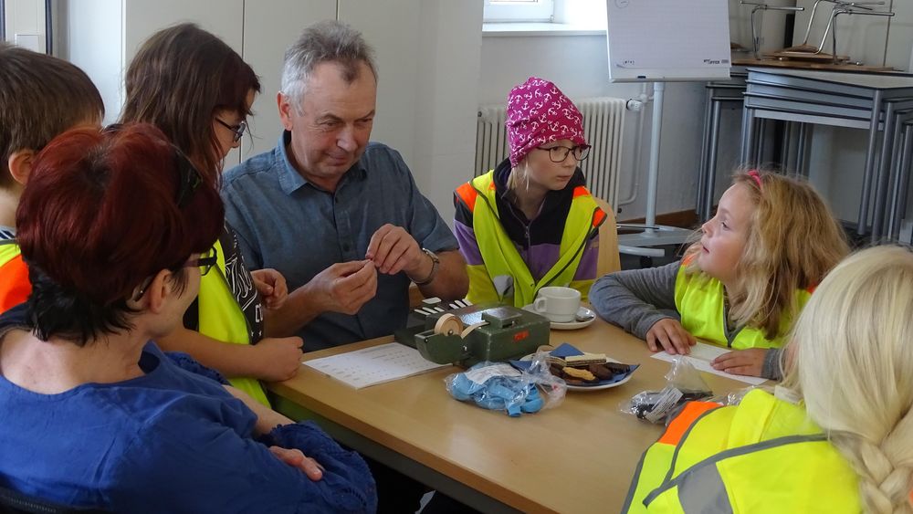 Vorstellung Braillemaschine durch Herrn Prechter – Leiter der Ortsgruppe