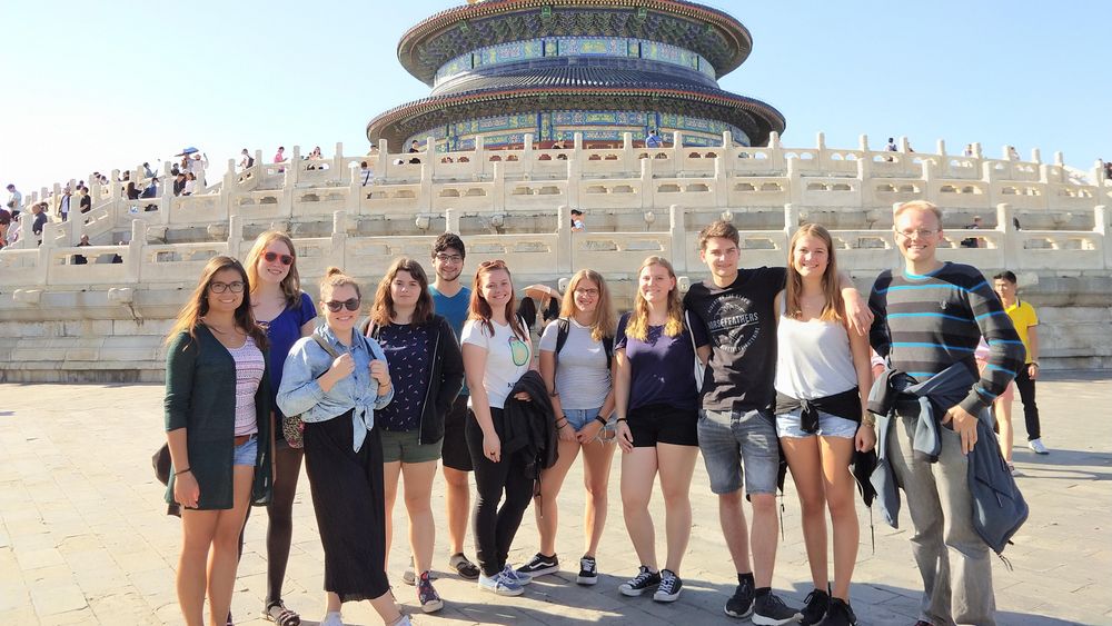 China Kompetenzzentrum, Hochschule Ansbach, Besichtigung, Himmelstempel, Peking, Sehenswürdigkeit, Kultur, Menschengruppe, Studierende